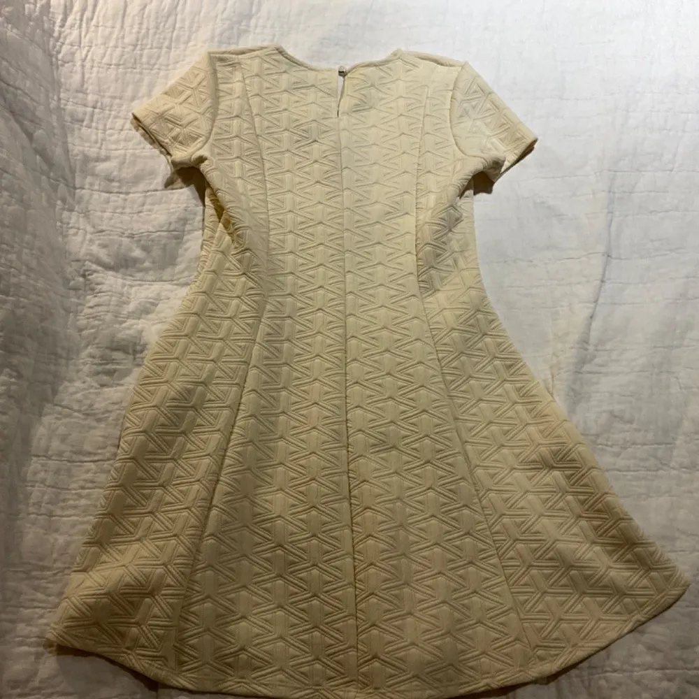 Romeo + Juliet Couture Textured Mini Dress White Ivory size Medium NEW WITH TAGS - Image 7