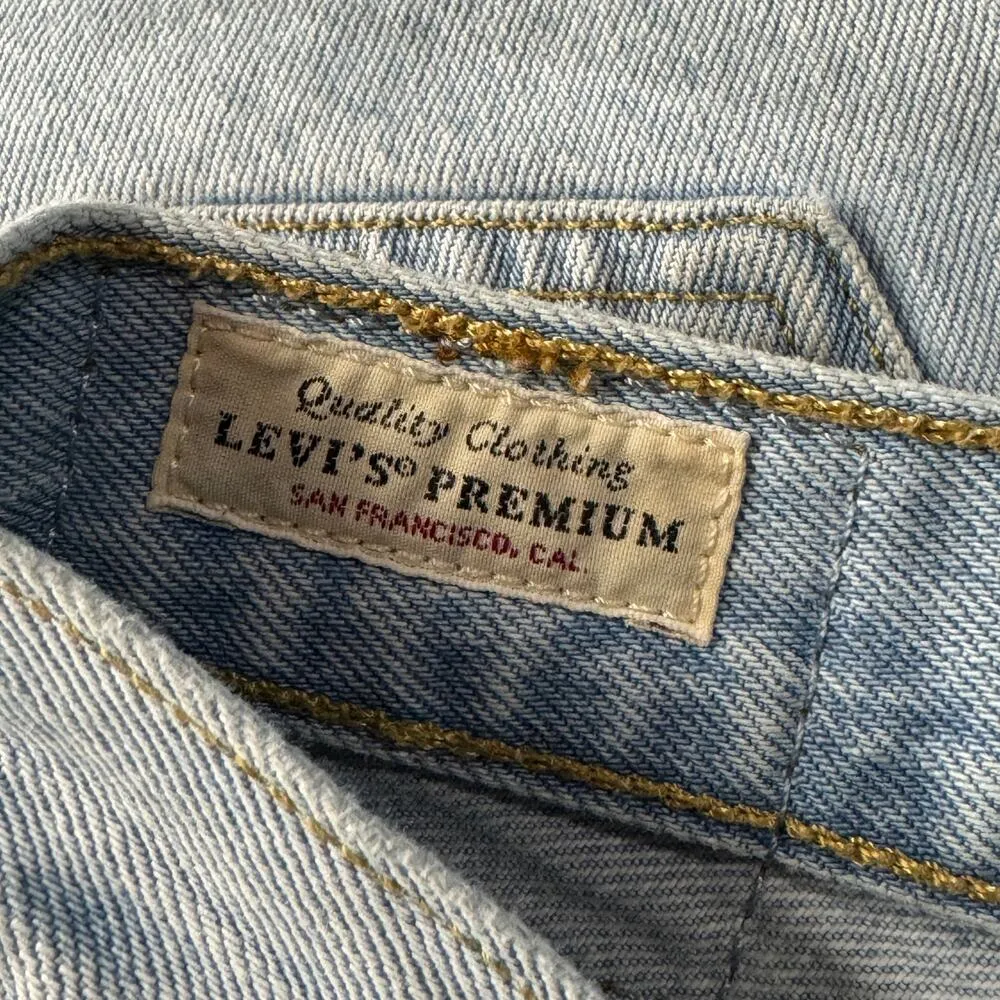 Levi’s 501 SZ W26 Jean Shorts Button-Fly Distressed Light Wash Frayed Hems Blue - Image 6
