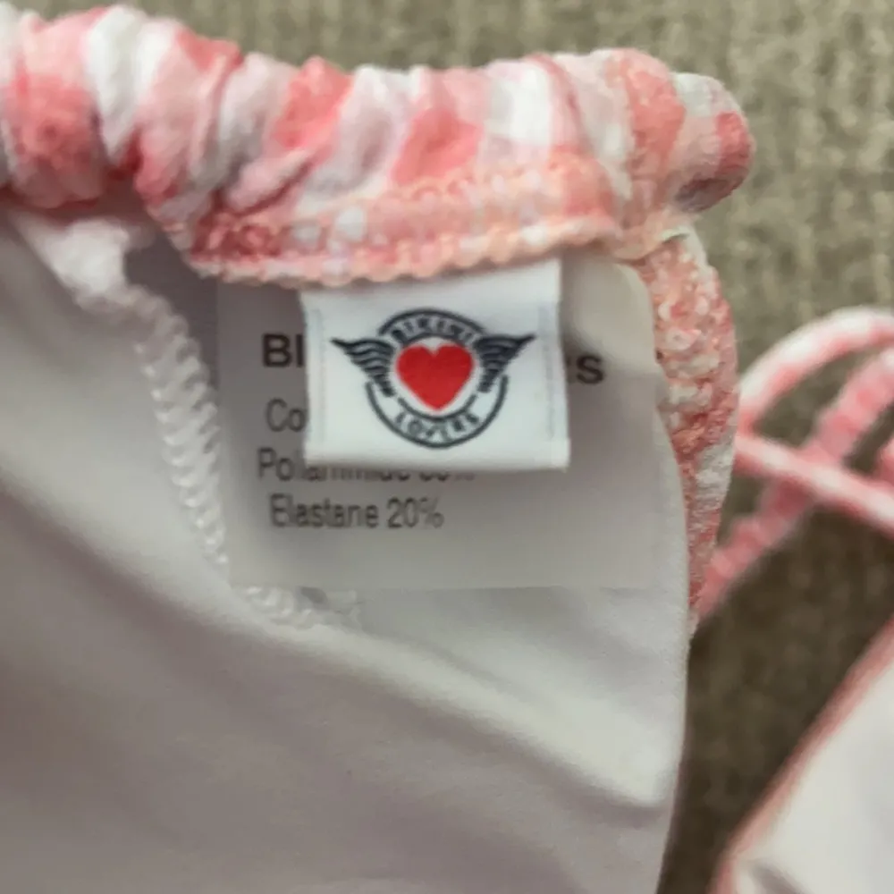 Picnic pattern triangle top - Image 3