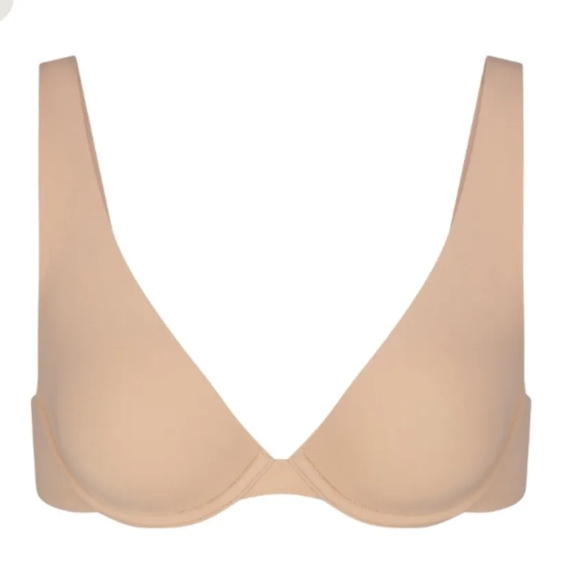 Skims NWTs Fits Everybody High Apex Unlined Plunge Bra size 34A Clay Nude - Image 4