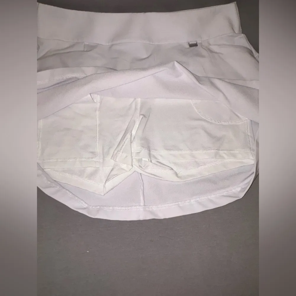 Greg Norman women’s golf skort size large white stretchy - Image 3