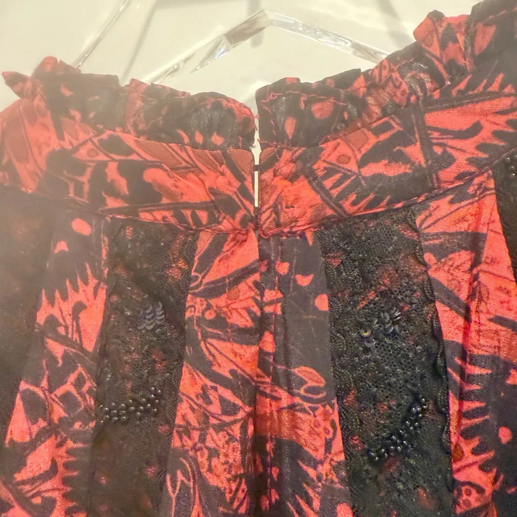 ANTHROPOLOGIE BHANUNI by JYOTI Julianna Floral Top Red Black Beaded size Large - Image 6