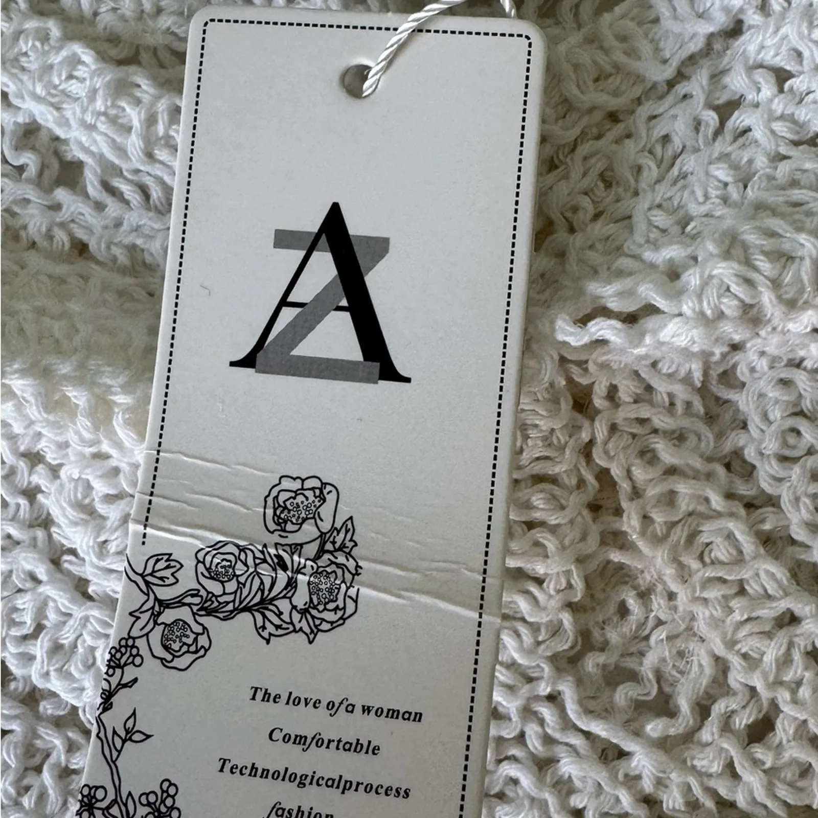 White Crochet AZ V-Neckline Cropped White Crochet Women Top One Size - Image 8