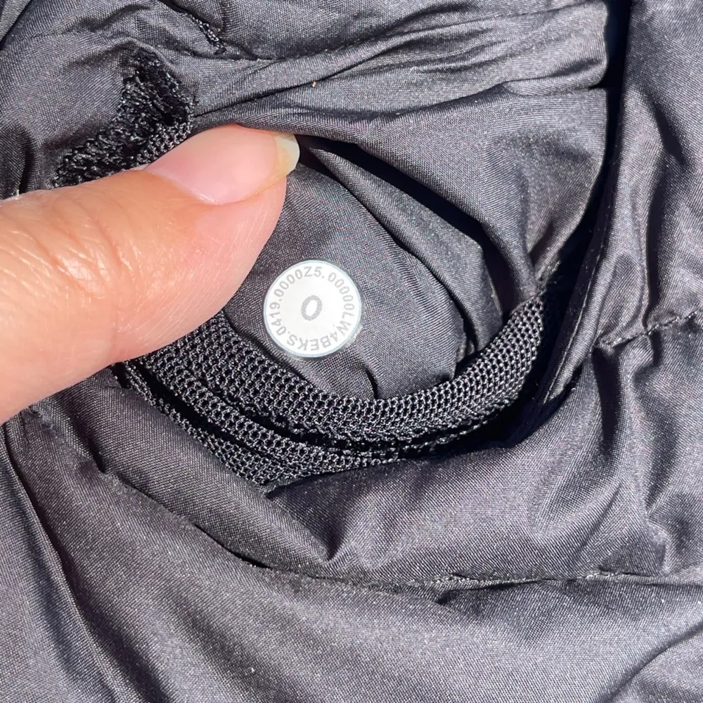Lululemon Pack It Down jacket with detachable hoodie size 0 - Image 6