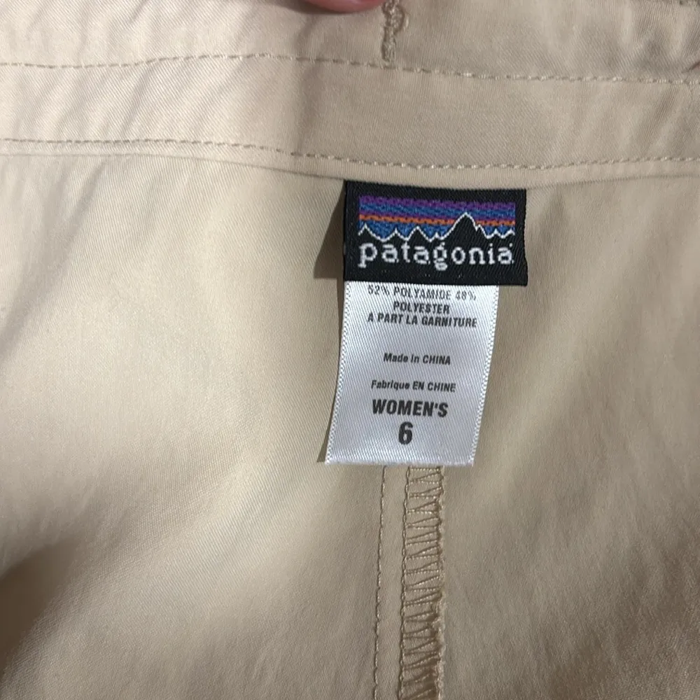 Patagonia Inter-Continental Hideaway Skirt with built in shorts in khaki size 6 - Image 8