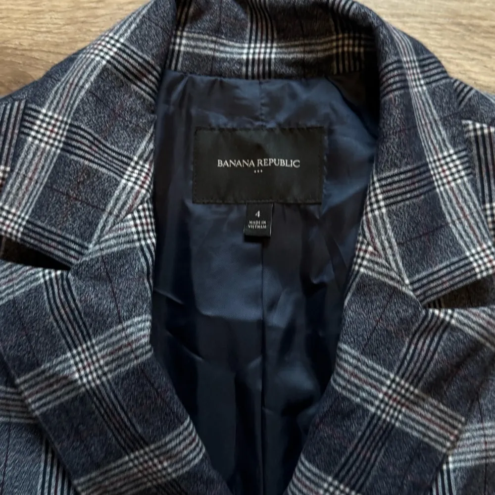 Banana Republic Double Breasted Plaid Blazer - Image 5