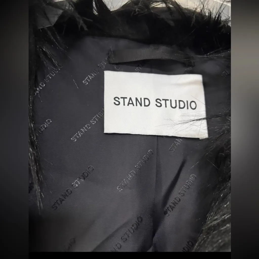 Stand Studio Women's Elegant Black Teddy Jacket Size M - Image 9