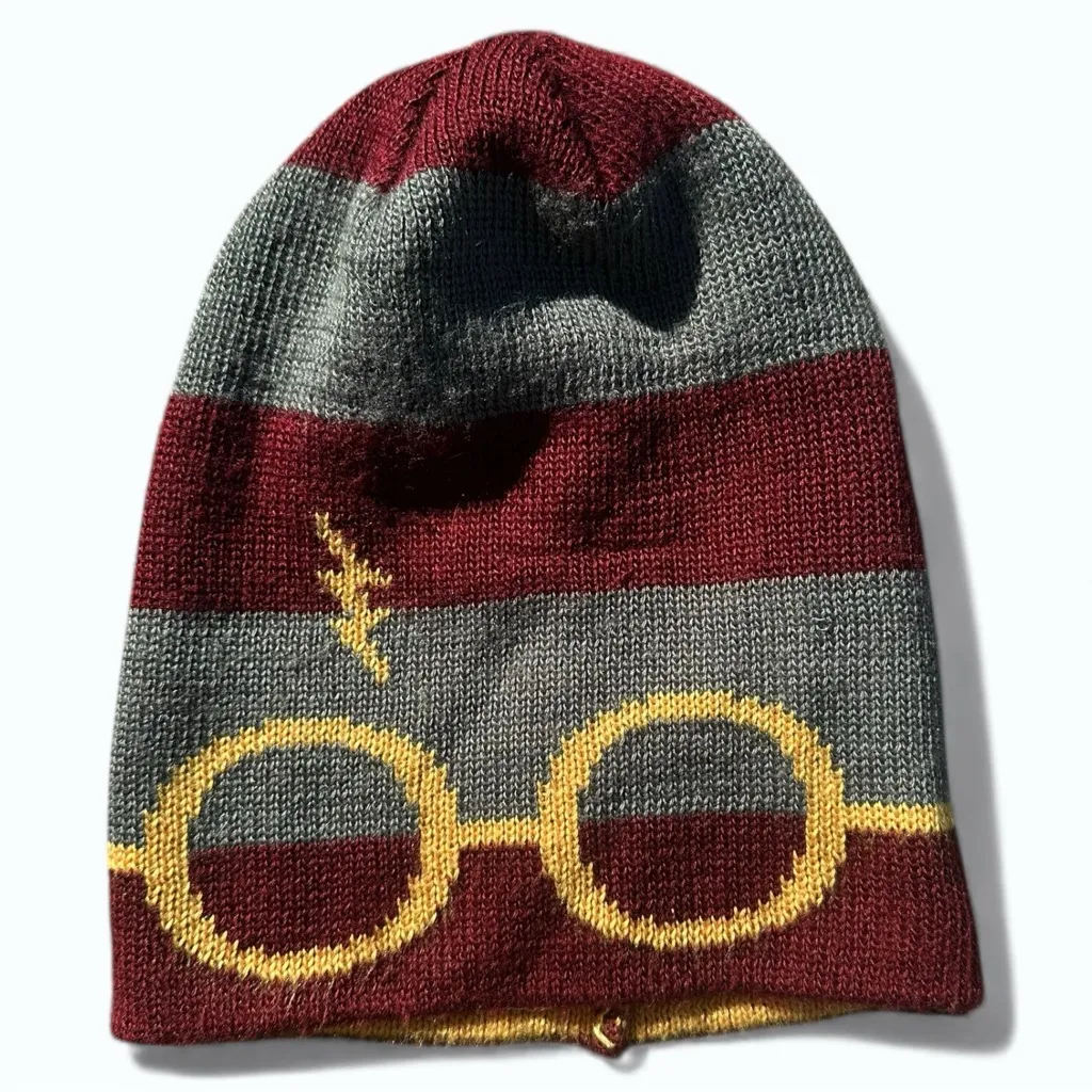 Harry Potter Gryffindor Beanie & Scarf Set - Image 4