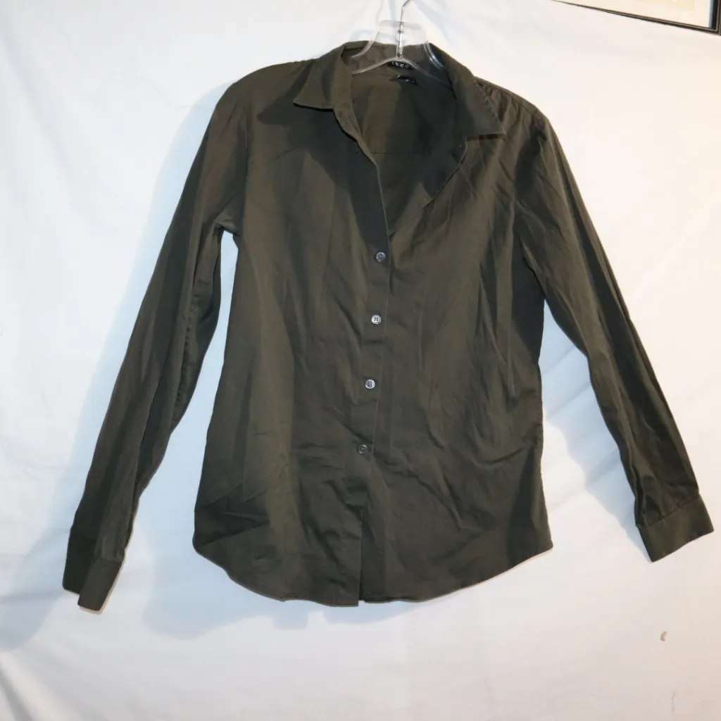 Theory Larissa 2 green long-sleeved buttoned top - Image 4