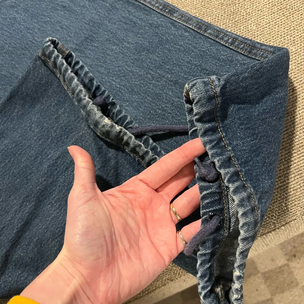 Levi’s 94’ baggy cargo jeans - Image 3