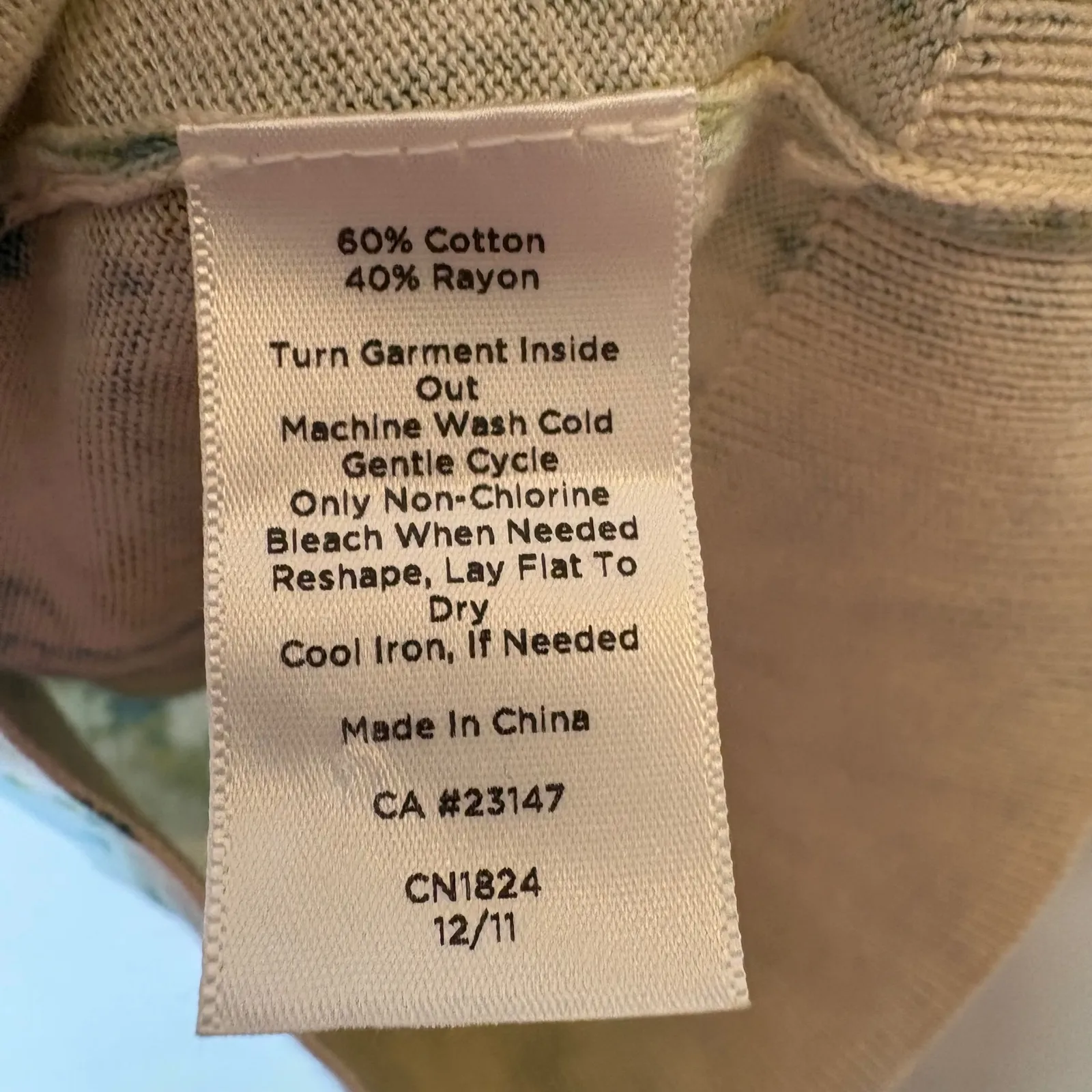 Talbots Floral Snake Print V Neck 3/4 Sleeve Button Cardigan Size XS - Image 5