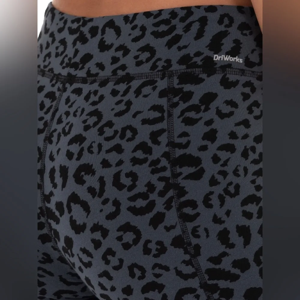 ATHLETIC WORKS Biker Shorts Size Small 4-6 Womens BLACK GRAY High Waist NWOT - Image 4