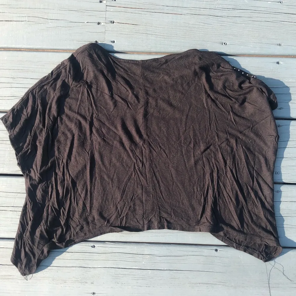 [forever 21] small black crop top with sparkles - Image 4