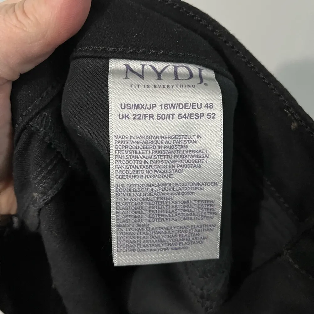 NYDJ Barbara Bootcut Lift Tuck Technology in Black Size 18w - Image 7