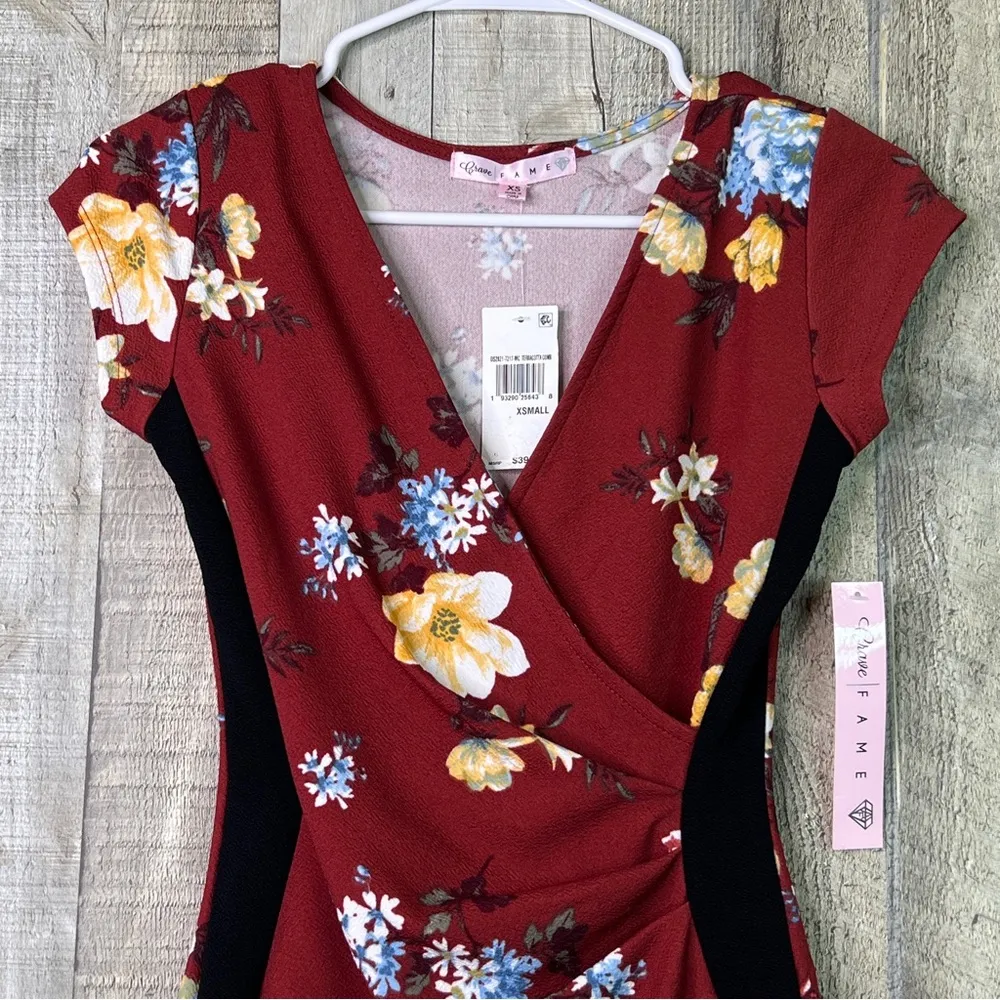 Crave Fame Size XS Terracotta Comb Shirt Cap Sleeve V-Neck Short Floral … - Image 4