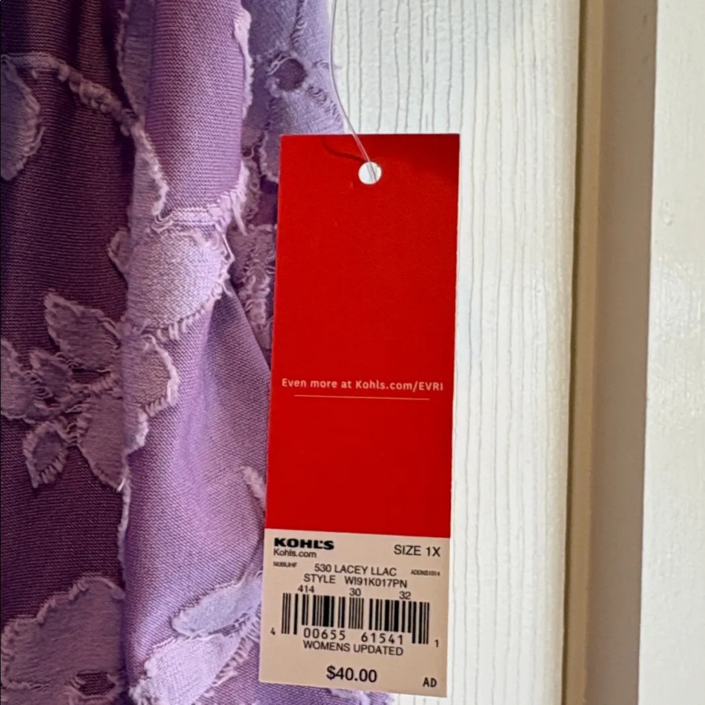 EVRI | NWT Lacy Lilac Purple Floral tee T - Image 3