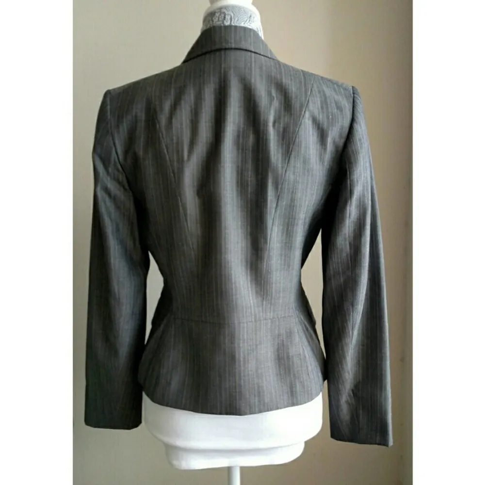 Anne Klein Pinstripe Blazer - Size 4 - GUC - Image 4