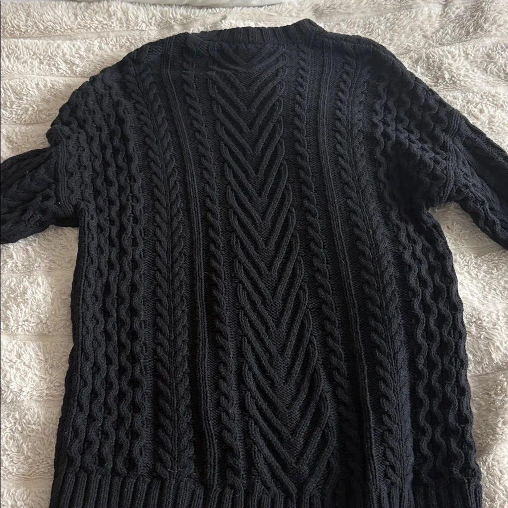Alo oversized cable knit sweater size small - Image 4