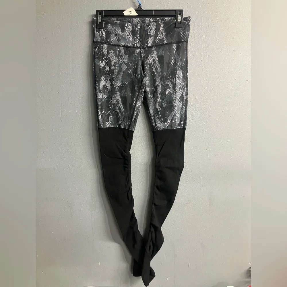 ❌Alo black and grey scale print goddess ribbed leggings XS - Image 2