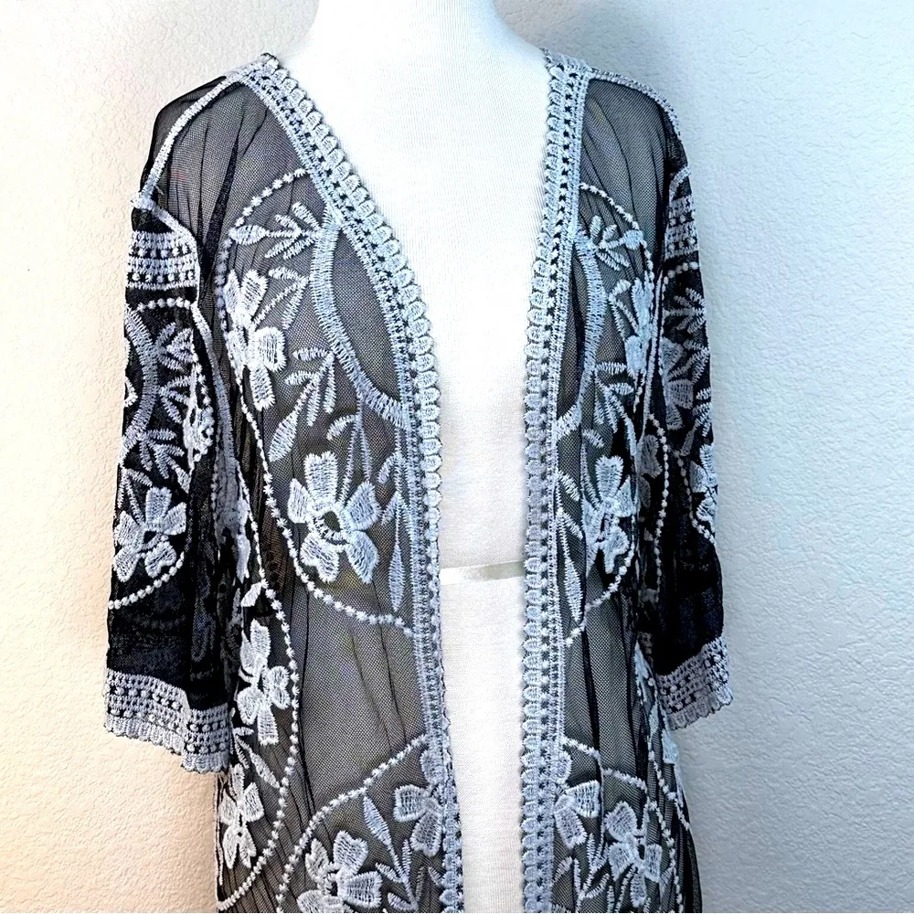 NWOT Floral Lace Medallion Kimono Open Front Cardigan One Size - Image 3