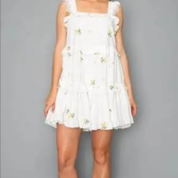 Anthropologie gpd tiered white cotton ruffled floral embroidered dress size M - Image 2