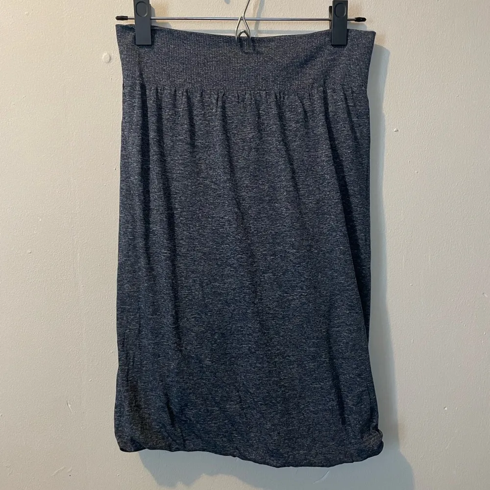 Lululemon Boulevard Bliss Skirt in true navy and white size 8 - Image 3