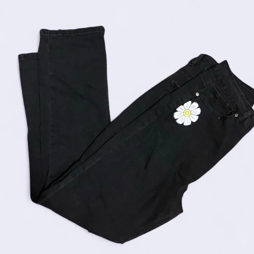 Legend Straight Leg Classic High Rise Denim Pants with Daisy Floral Design Black Size 31 - Image 7