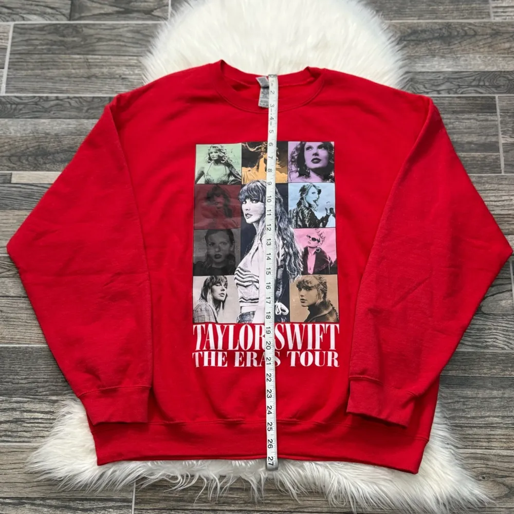 Taylor Swift Eras Tour 2024 Concert Sweatshirt Size XL - Image 7