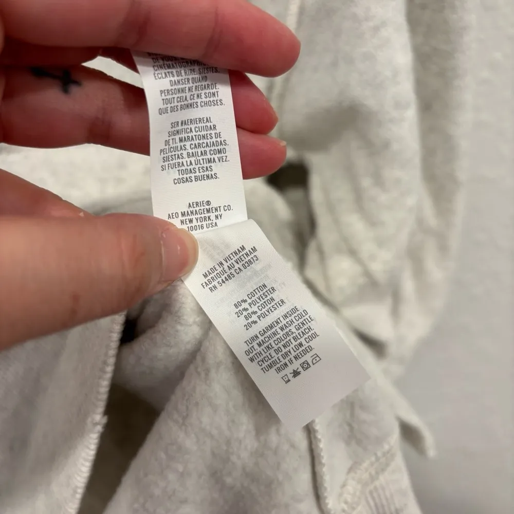 NWT aerie oversized sweatshirt in heather grey white - Image 4