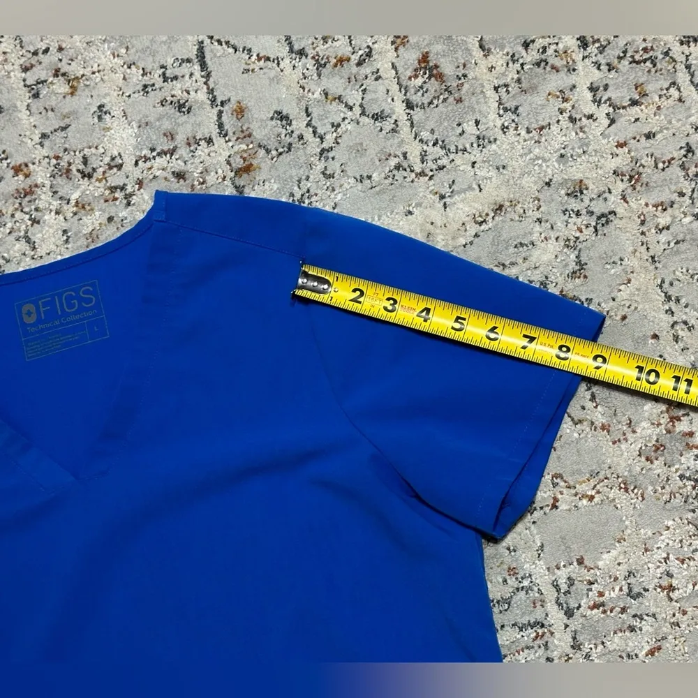 FIGS technical collection scrub top size Large blue - Image 6