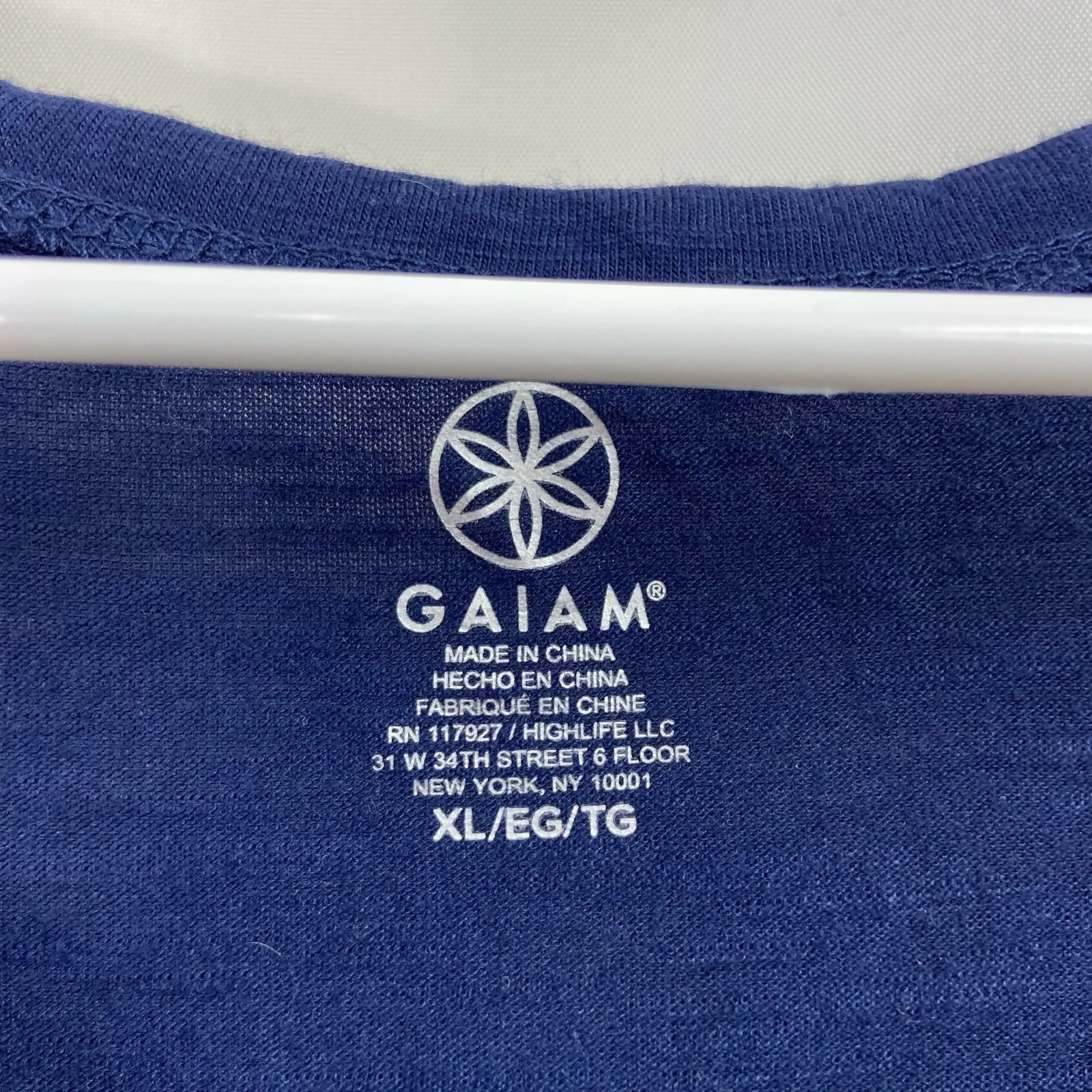 NWOT GAIAM women's navy blue sleeveless tie hem stretch loose active tank top XL - Image 2