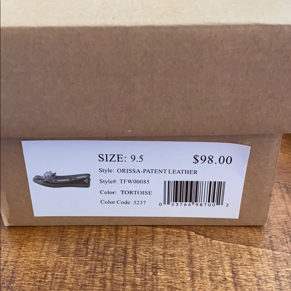 Tommy Bahama  Loafers NIB - Image 3