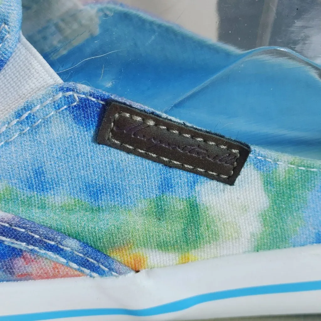 Margaritaville Slip On Shoes 9.5 Tie Dye Canvas Vibrant Color Comfortable Casual Blue - Image 4