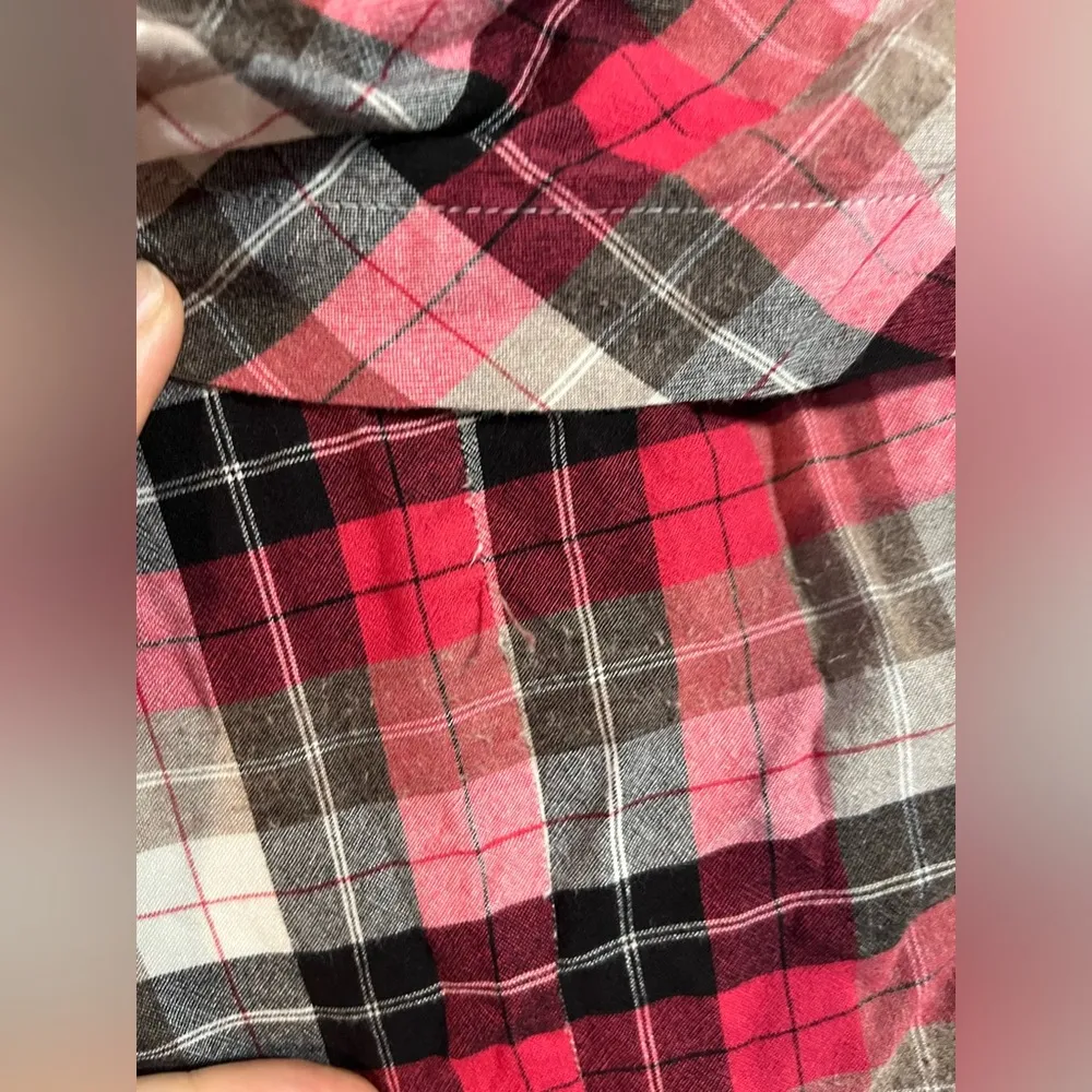 Finley Red Black Plaid Buttoned Flannel Long Sleeve Collared Shirt Size Medium - Image 14