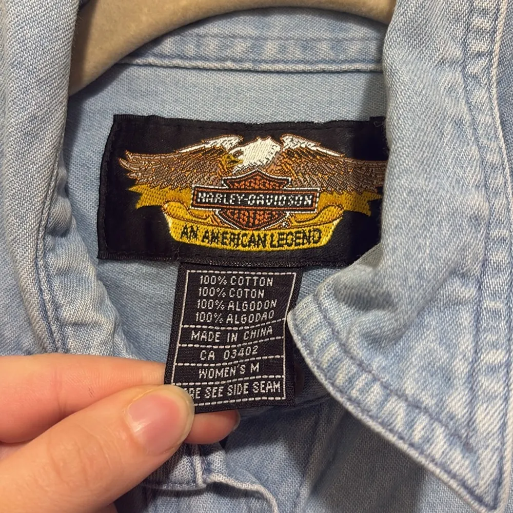HARLEY DAVIDSON Woman’s Size Medium Denim Button Up Shirt - Image 3