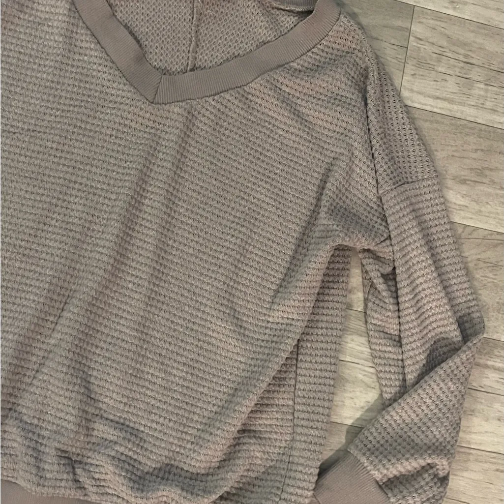 Ninexis boutique large light knit v neck banded gray brown sweater Tan - Image 2