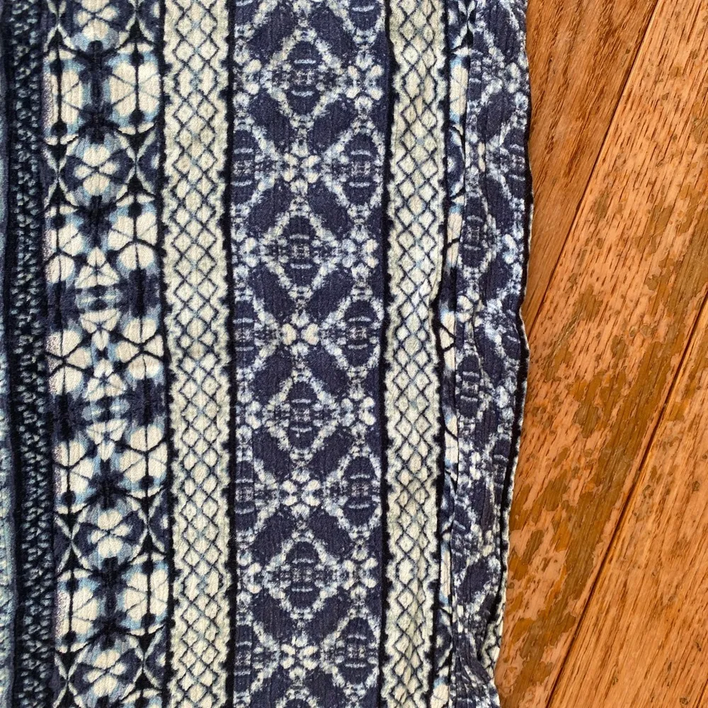 white and blue striped floral patterned flowy wide leg pants - Image 5