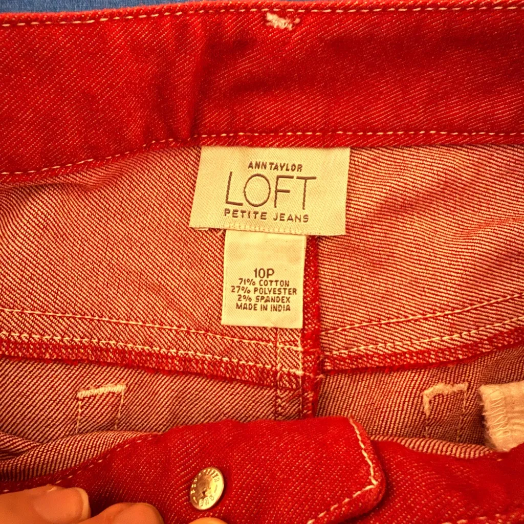 LOFT NWOT Vibrant Red Petite Jeans with White Contrast Stitching - Image 4