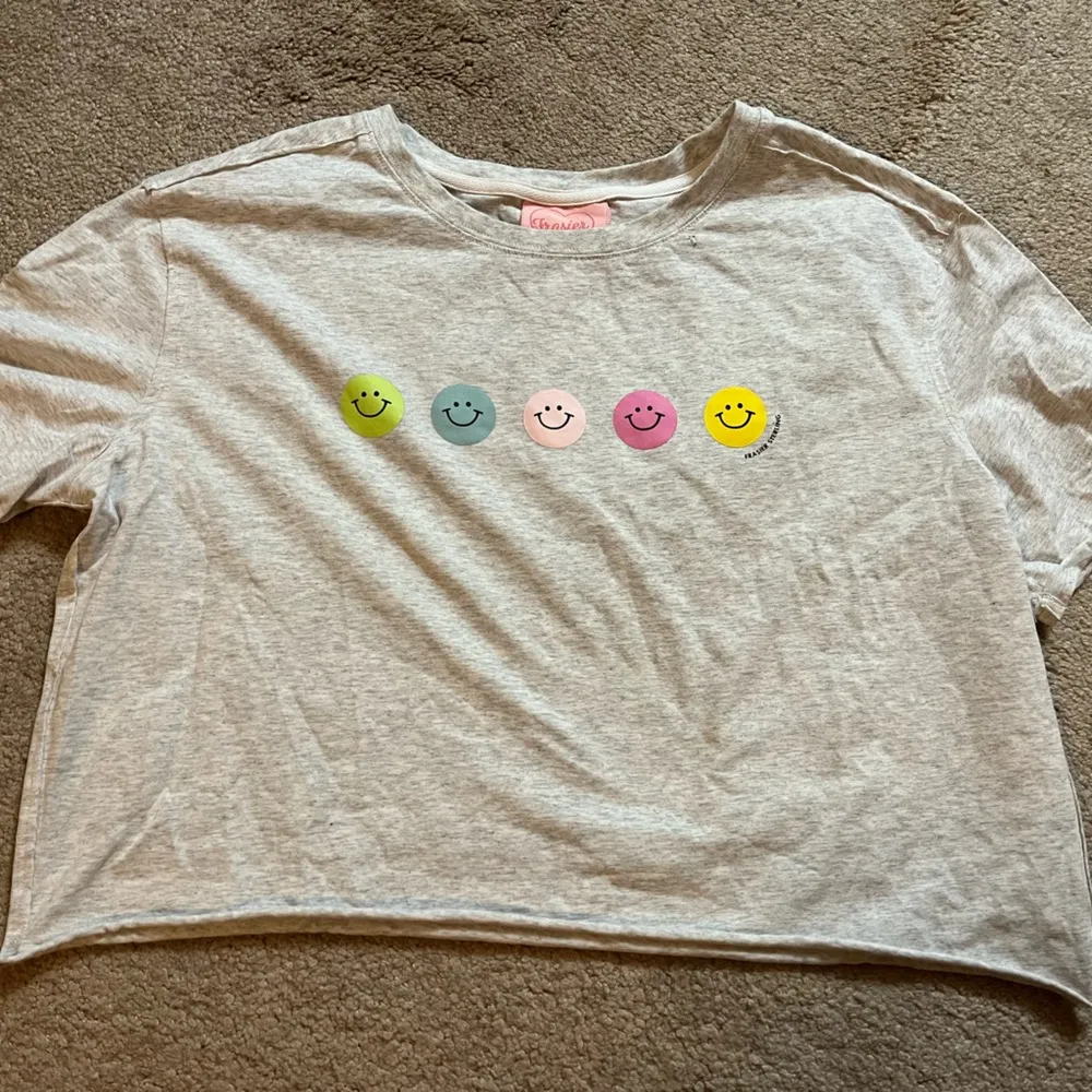 Smiley crop tee - Image 2