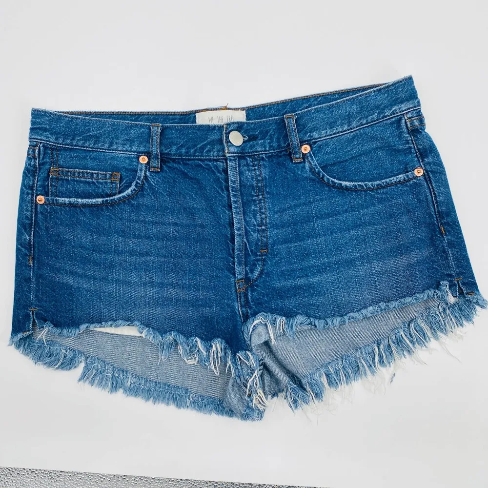 Free People Soft And Relaxed Cut Off Frayed Denim Shorts In Ocean Blue Size 30 - Image 2