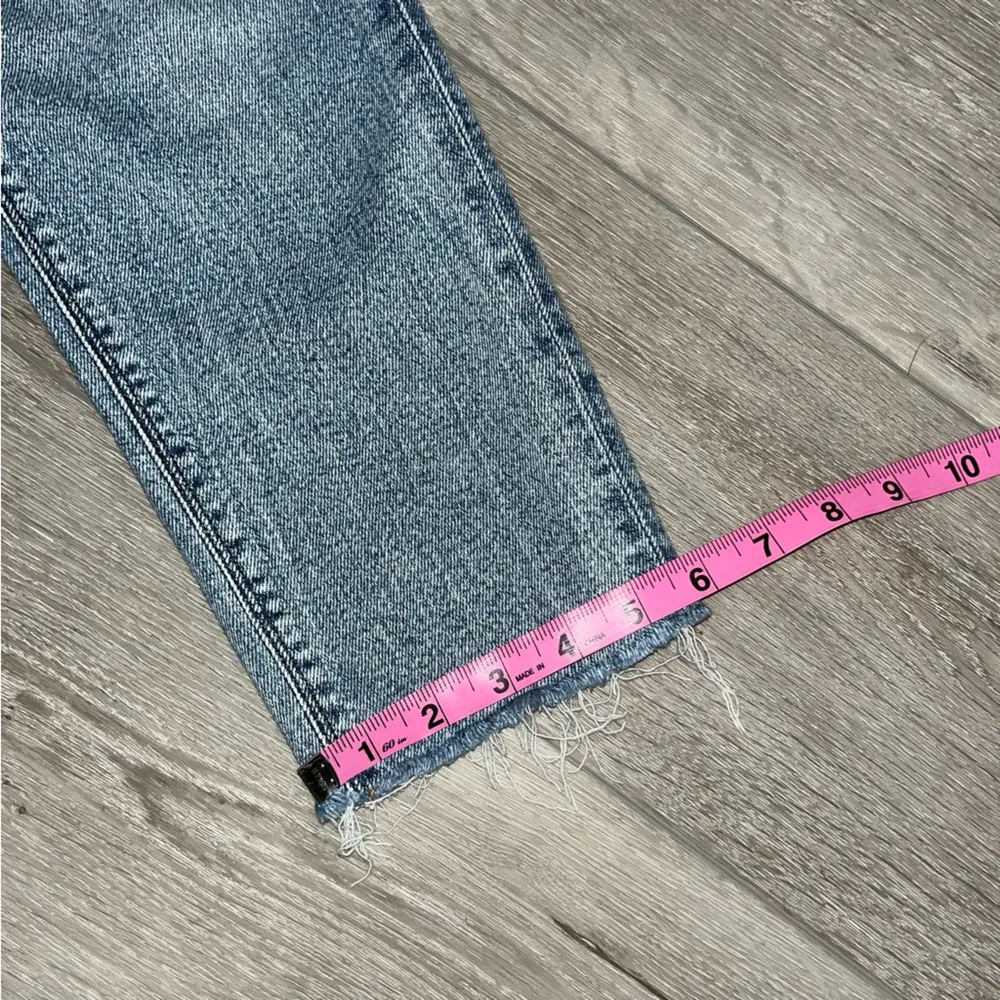 American eagle mom jean raw hem light wash 4 - Image 9