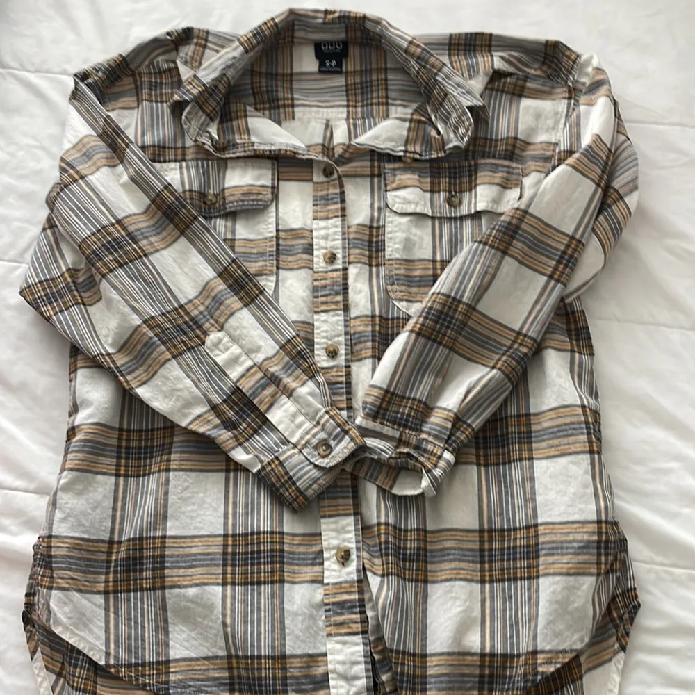 BDG Urban Outfitters Women’s Mustard Plaid Long Sleeve Button Down Shirt - Small - Image 7