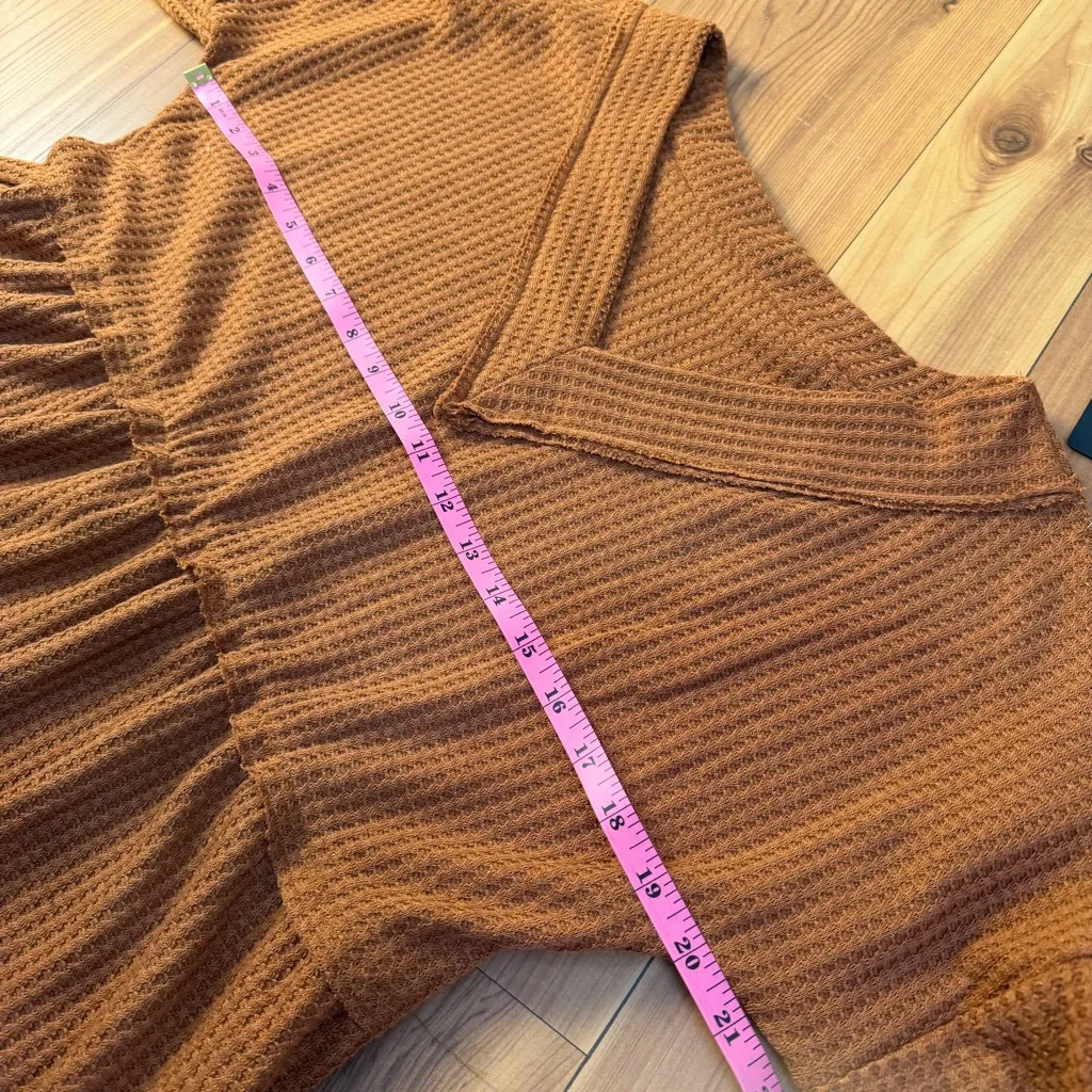 Women’s V - Image 3