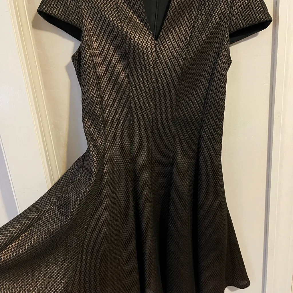 Julia Jordan black and gold split neck flare skater dress. Size 10. - Image 7