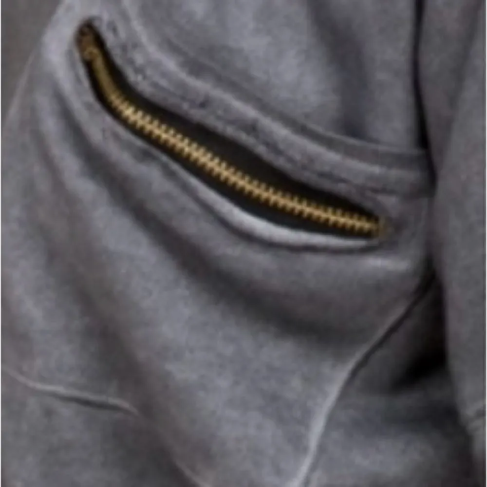 ‎POL Washed Pocket Sweatshirt - Image 11