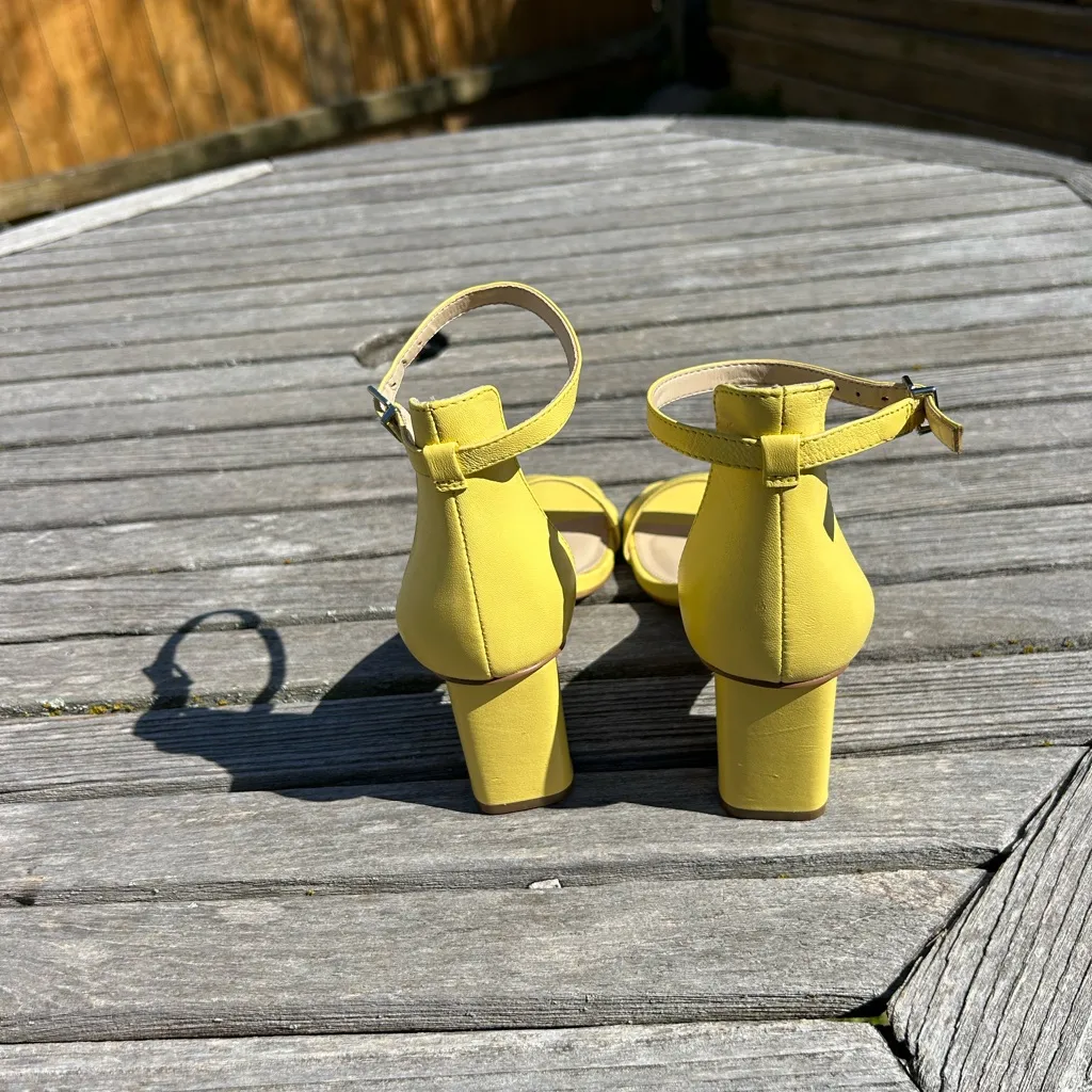 VINCE CAMUTO Margry‎ Ankle Strap Block Heel Sandal In Daffodil size 8 - Image 5