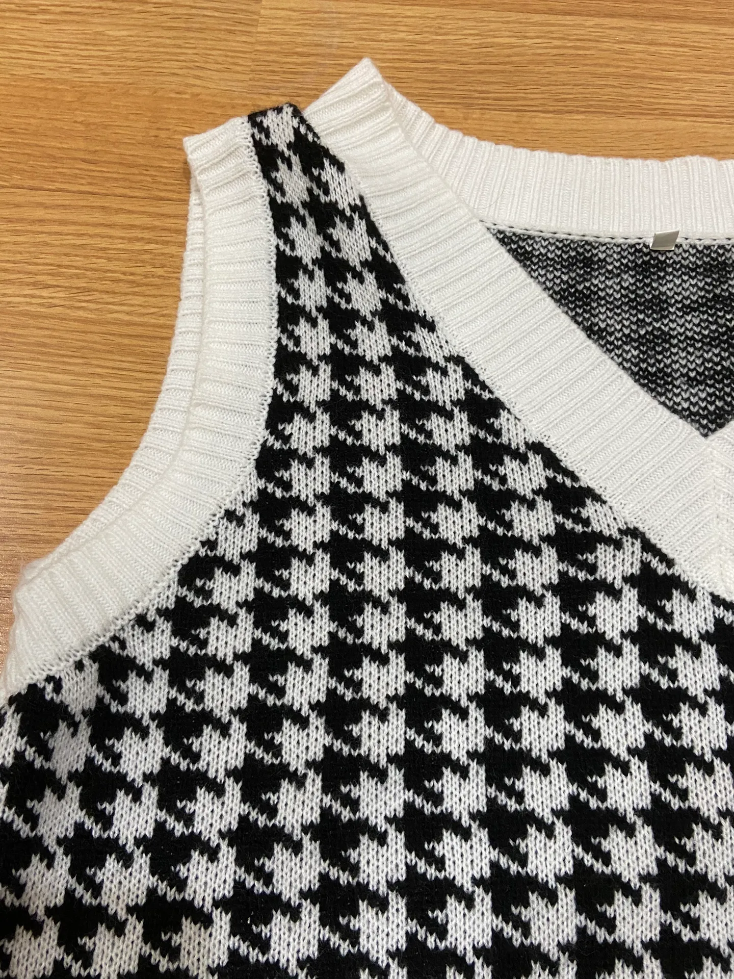 Oversized Vest Sweater - Image 4