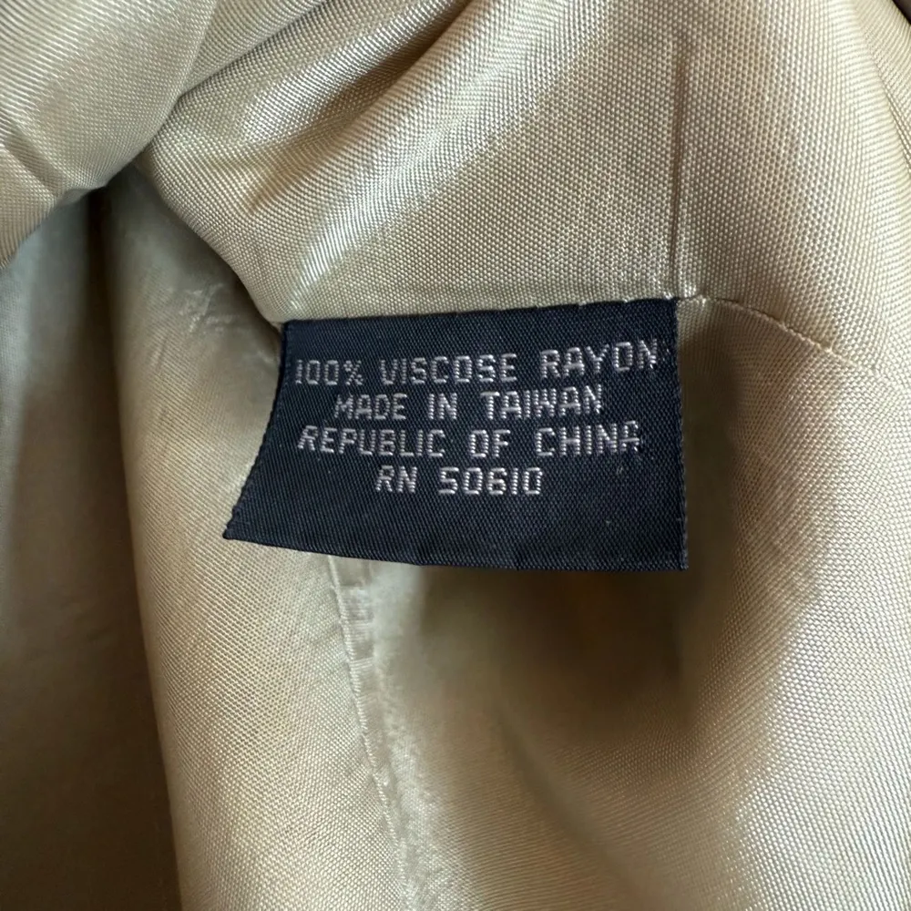 Kasper viscose Cream Blazer and Skirt Set blazer size 6 & skirt size 8 - Image 4