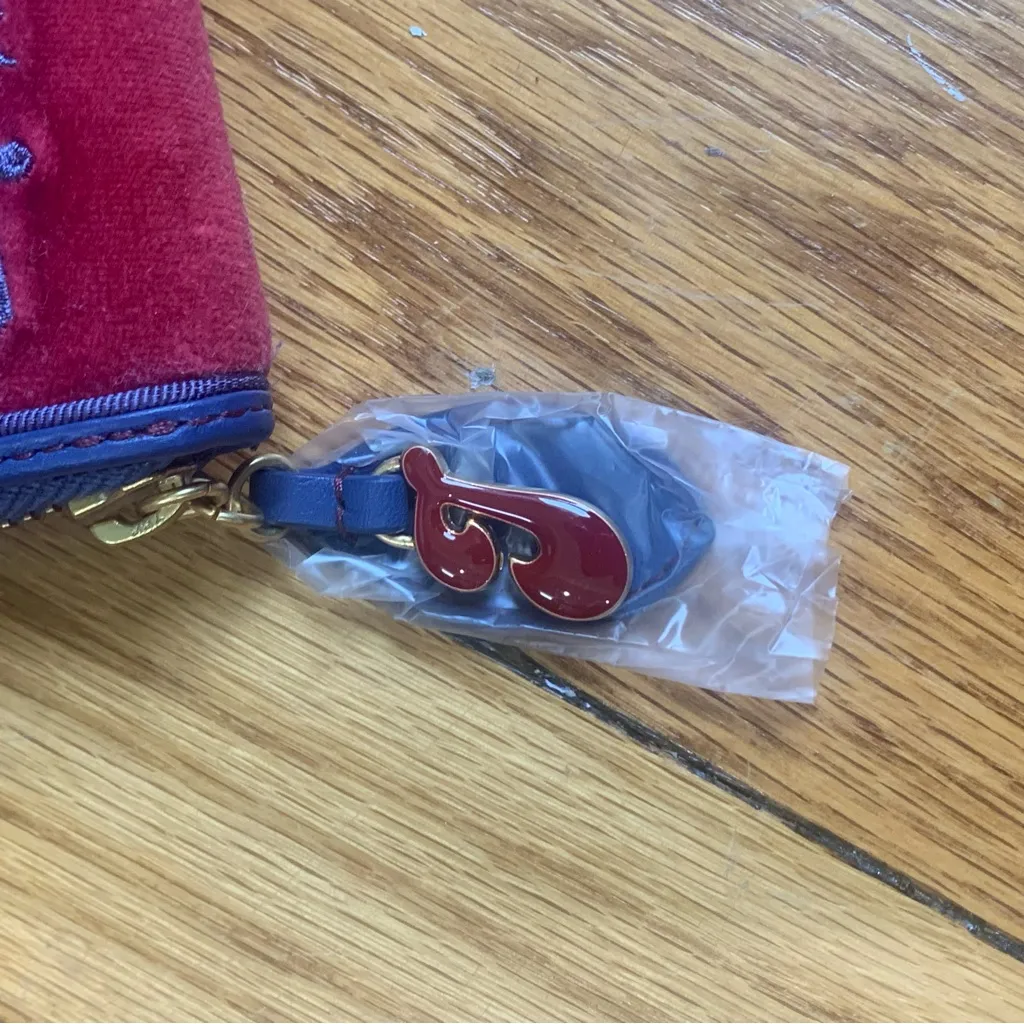 Juicy Couture Pam Gela Scottie Dog Zip Around Velour Wallet Maroon New With Tags - Image 2