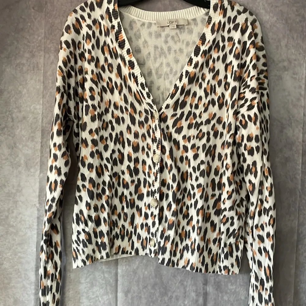 LOFT Cream Animal Print V-Neck Cardigan Sweater | Size Small - Image 2